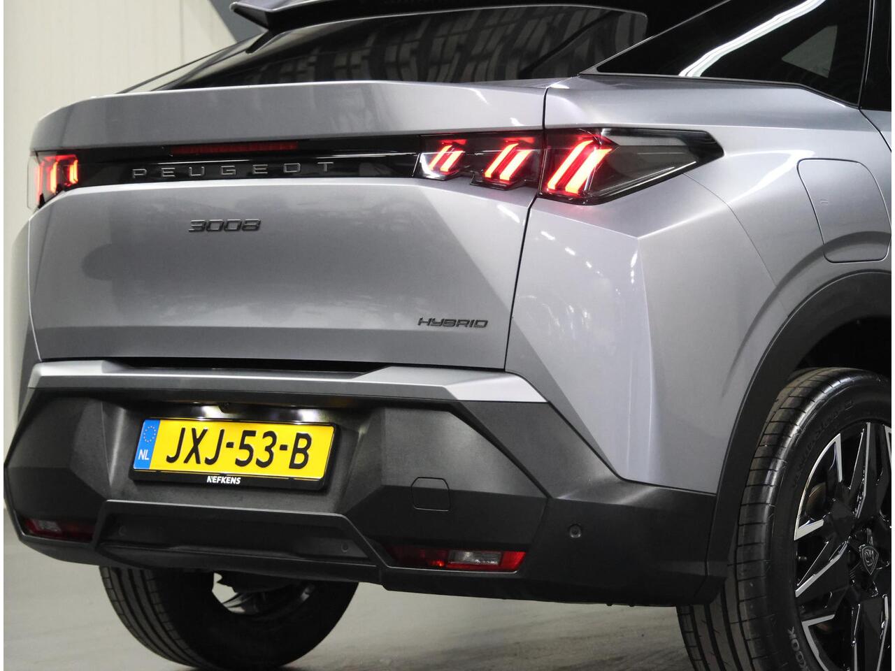 Peugeot 3008 1.2 Hybrid 136PK Allure | 1ste eigenaar | AUTOMAAT | AppleCarPlay/AndroidAuto | Cruise Control | Camera | Virt.Cockpit | Keyless | Isofix | Privacy Glass | Parkeersensoren |