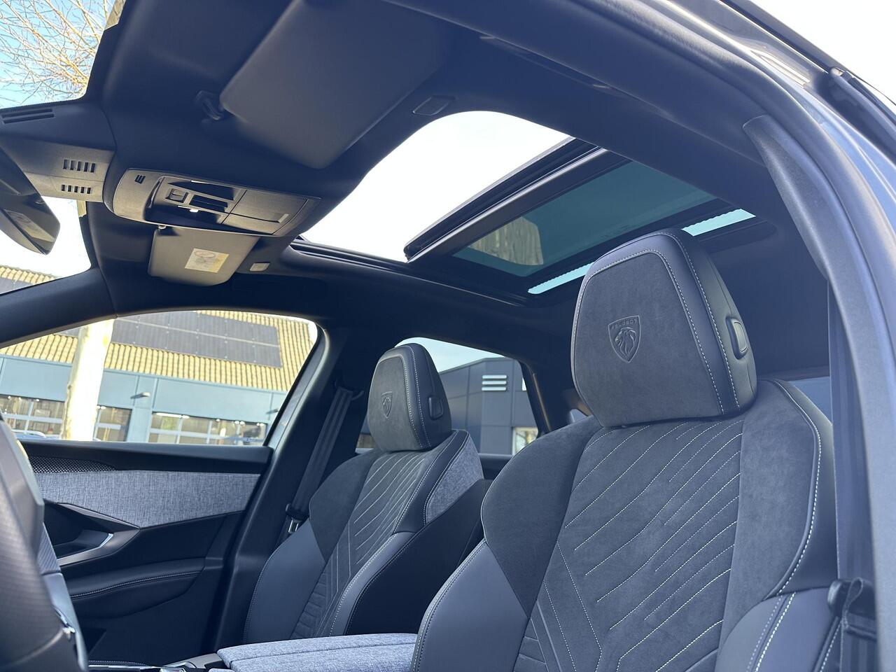 Peugeot 3008 1.2 Hybrid 145 PK GT | Meest Complete Uitvoering | Panorama Schuif-/Kanteldak | FOCAL Audio | Elektrische Kofferklep | Keyless Entry | 360 Graden Camera | Dode Hoek Detectie | Navigatie | Full LED Verlichting | Stoel- Stuur- & Voorruitverwarming | All Sea