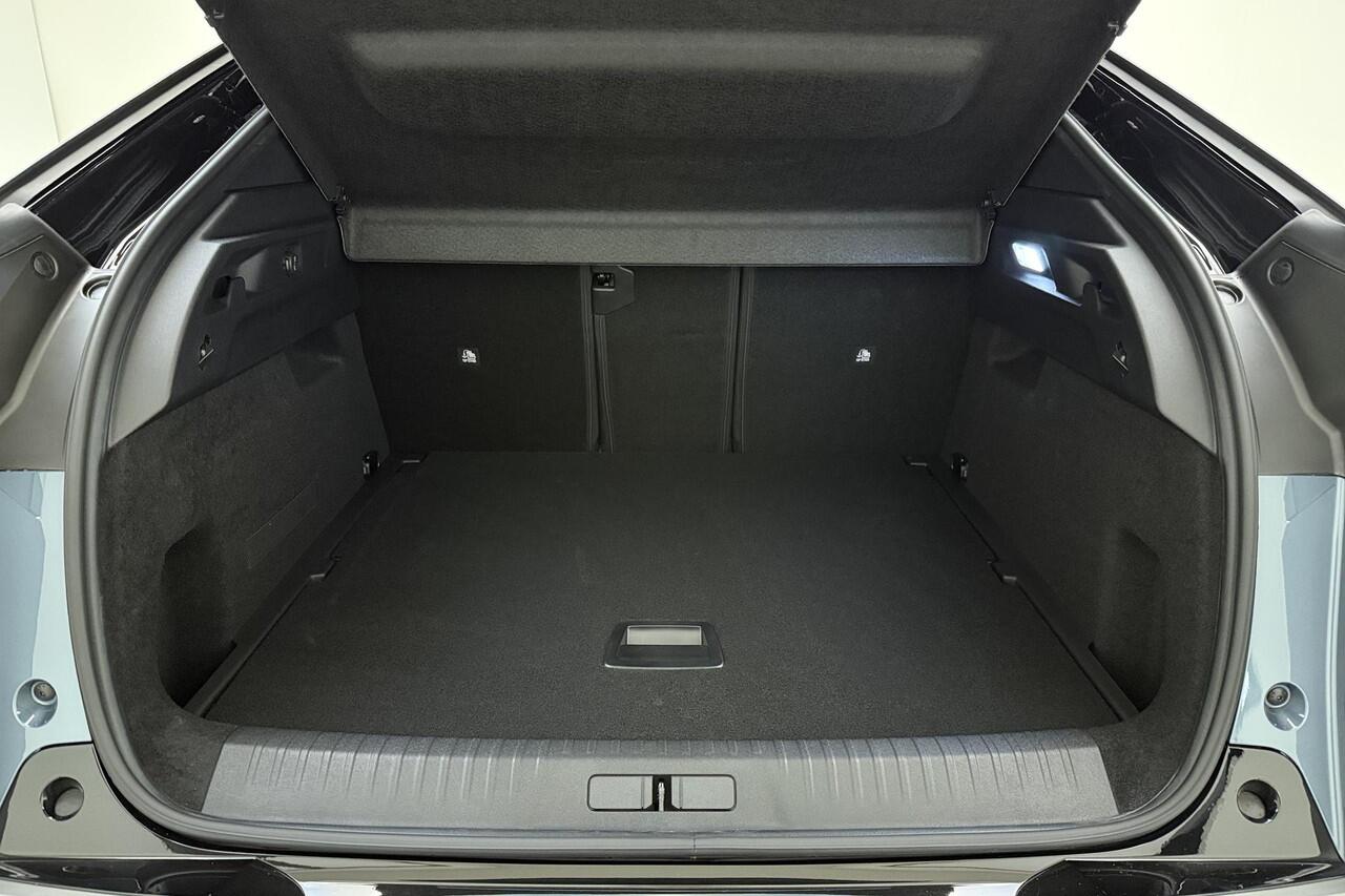 Peugeot 3008 e-3008 GT Long Range 97 kWh 230 Pk | OP VOORRAAD | UNIEK | WLTP 680 Actieradius | Trekhaak | Panoramisch Schuif/Kantel Dak | Alcantara Executive Interior