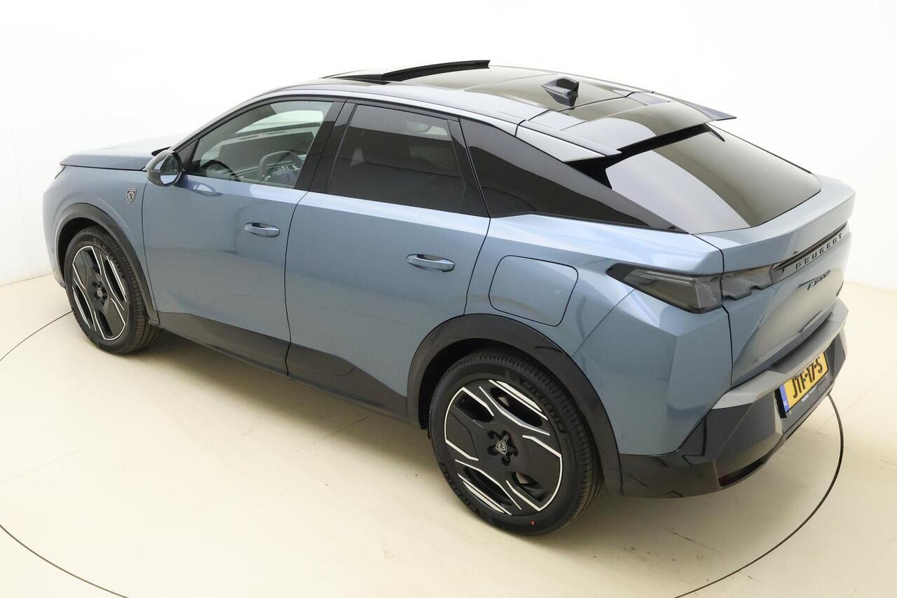 Peugeot 3008 e-3008 GT Long Range 97 kWh 230 Pk | OP VOORRAAD | UNIEK | WLTP 680 Actieradius | Trekhaak | Panoramisch Schuif/Kantel Dak | Alcantara Executive Interior