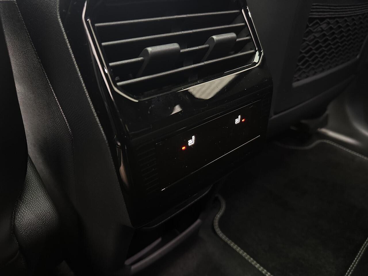 Peugeot 3008 e-3008 Launch Edition Dual Motor 73kWh 325pk | SCHUIF/KANTELDAK | NAVI | 360° CAMERA | FOCAL® HI-FI | ELEKTR. A. KLEP | STUUR + STOELVERW. | AGR-STOEL |