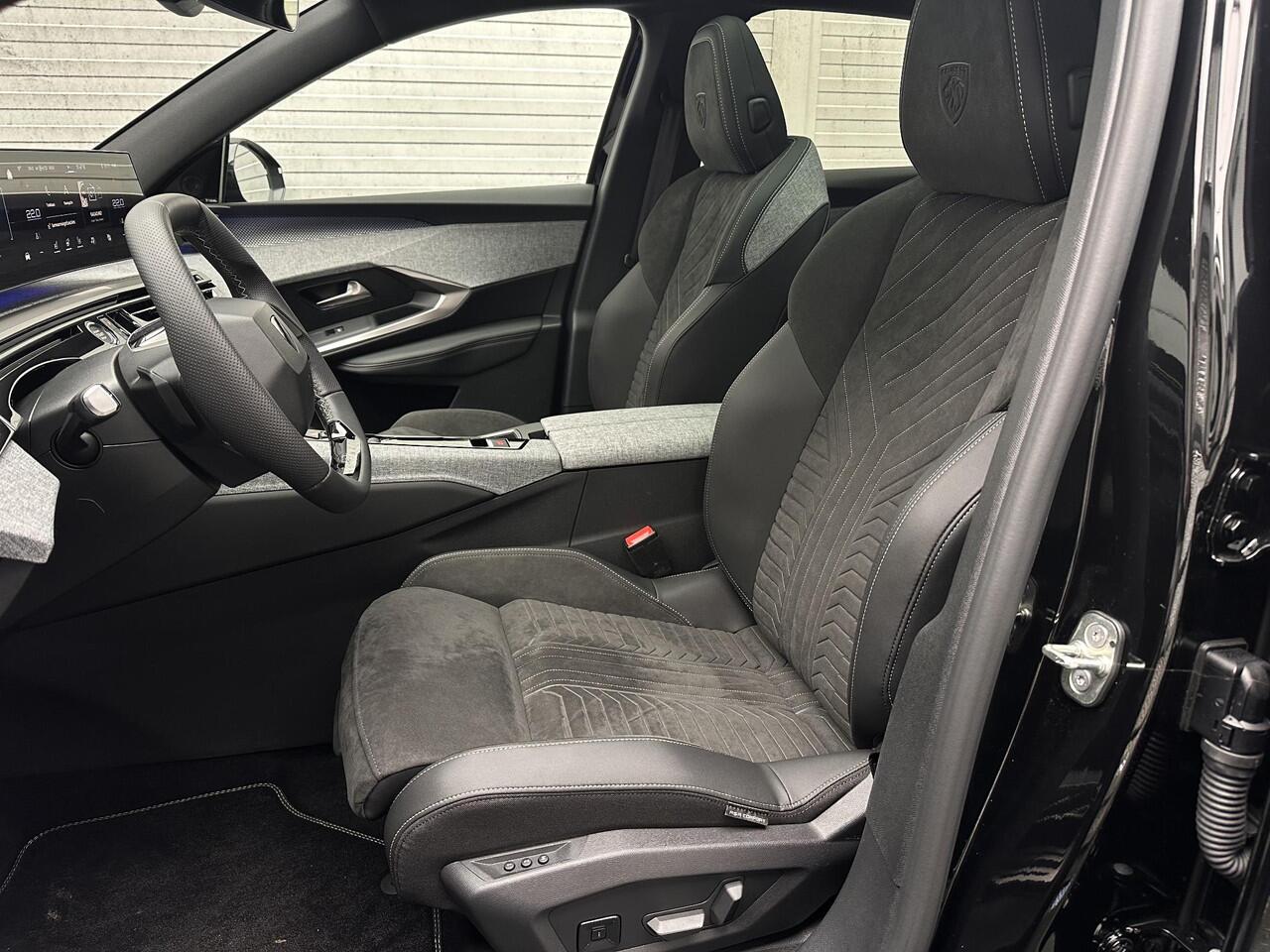 Peugeot 3008 e-3008 Launch Edition Dual Motor 73kWh 325pk | SCHUIF/KANTELDAK | NAVI | 360° CAMERA | FOCAL® HI-FI | ELEKTR. A. KLEP | STUUR + STOELVERW. | AGR-STOEL |