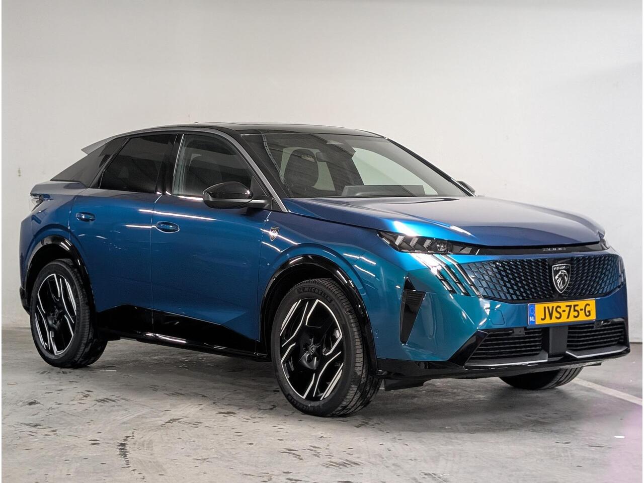 Peugeot 3008 e-3008 Launch Edition EV Dual Motor 73kWh 325pk | SCHUIF/KANTELDAK | NAVI | 360° CAMERA | FOCAL® HI-FI | ELEKTR. A. KLEP | STUUR + STOELVERW. | AGR-STOEL |
