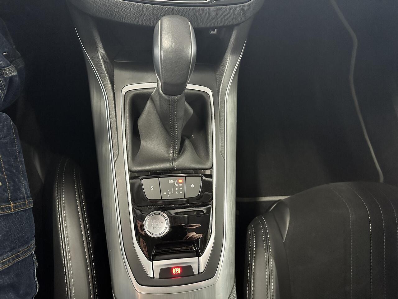 Peugeot 308 SW 1.2 PureTech Blue Lease Premium Automaat | Pano | Trekhaak | Carplay | NAP