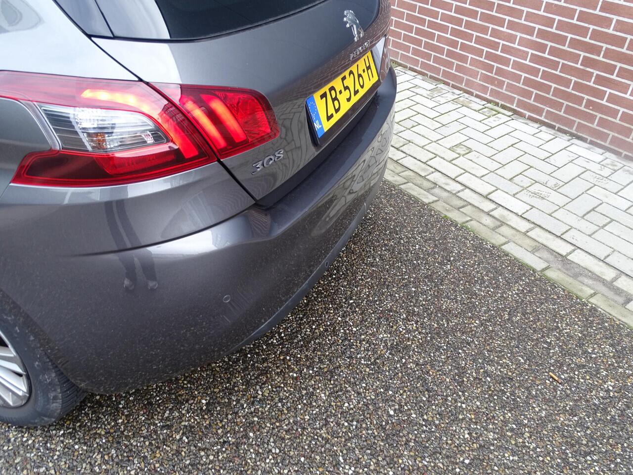 Peugeot 308 1.2 PureTech Allure AUTOMAAT| MULTIMEDIA| NAVIGATIE| AIRCO/ECC|CRUISECONTROL| PARKEERSENSOREN | NAVIGATIE | ACHTERUIT RIJ CAMERA | APPLE CAR PLAY |