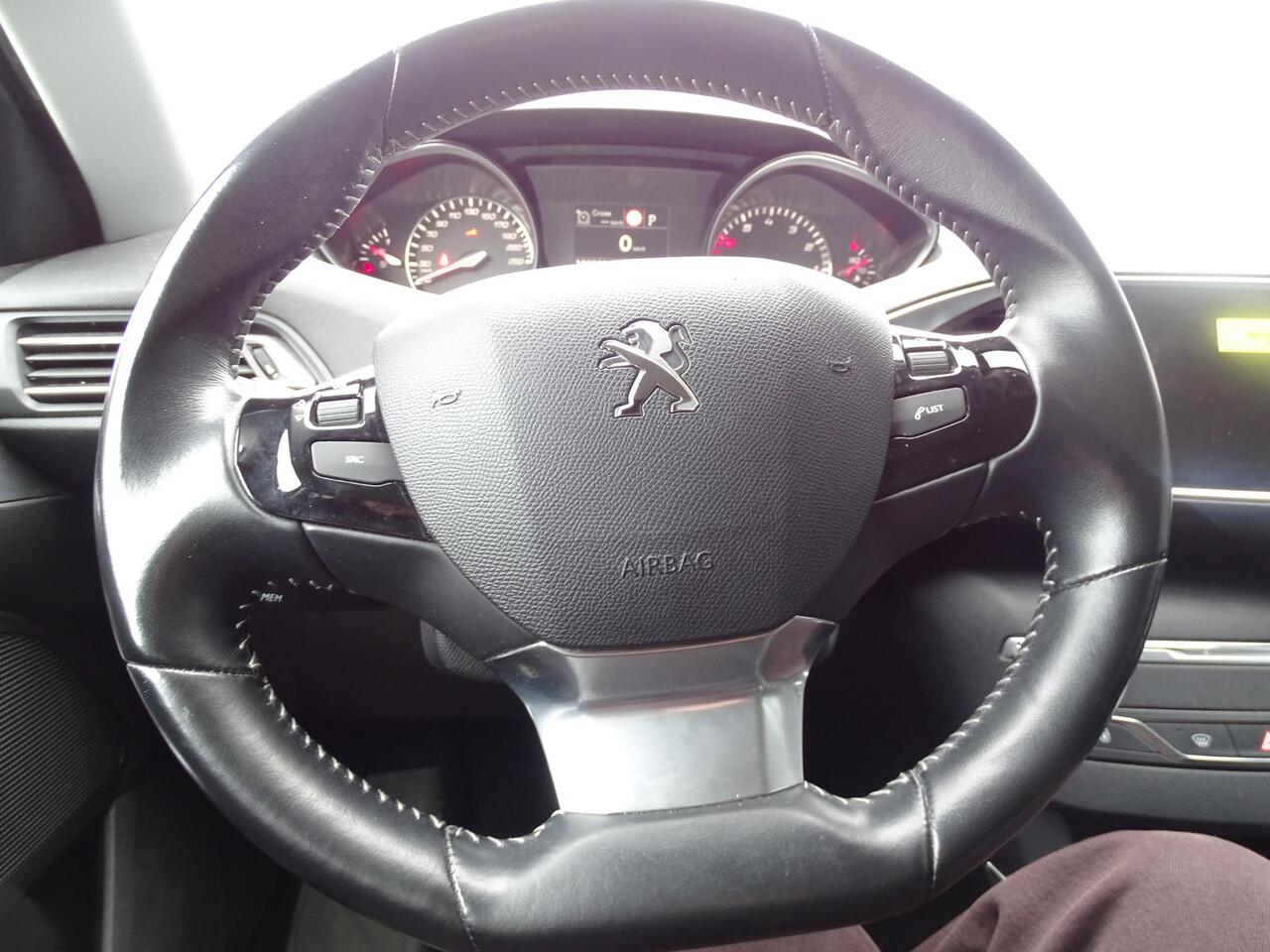 Peugeot 308 1.2 PureTech Allure AUTOMAAT| MULTIMEDIA| NAVIGATIE| AIRCO/ECC|CRUISECONTROL| PARKEERSENSOREN | NAVIGATIE | ACHTERUIT RIJ CAMERA | APPLE CAR PLAY |