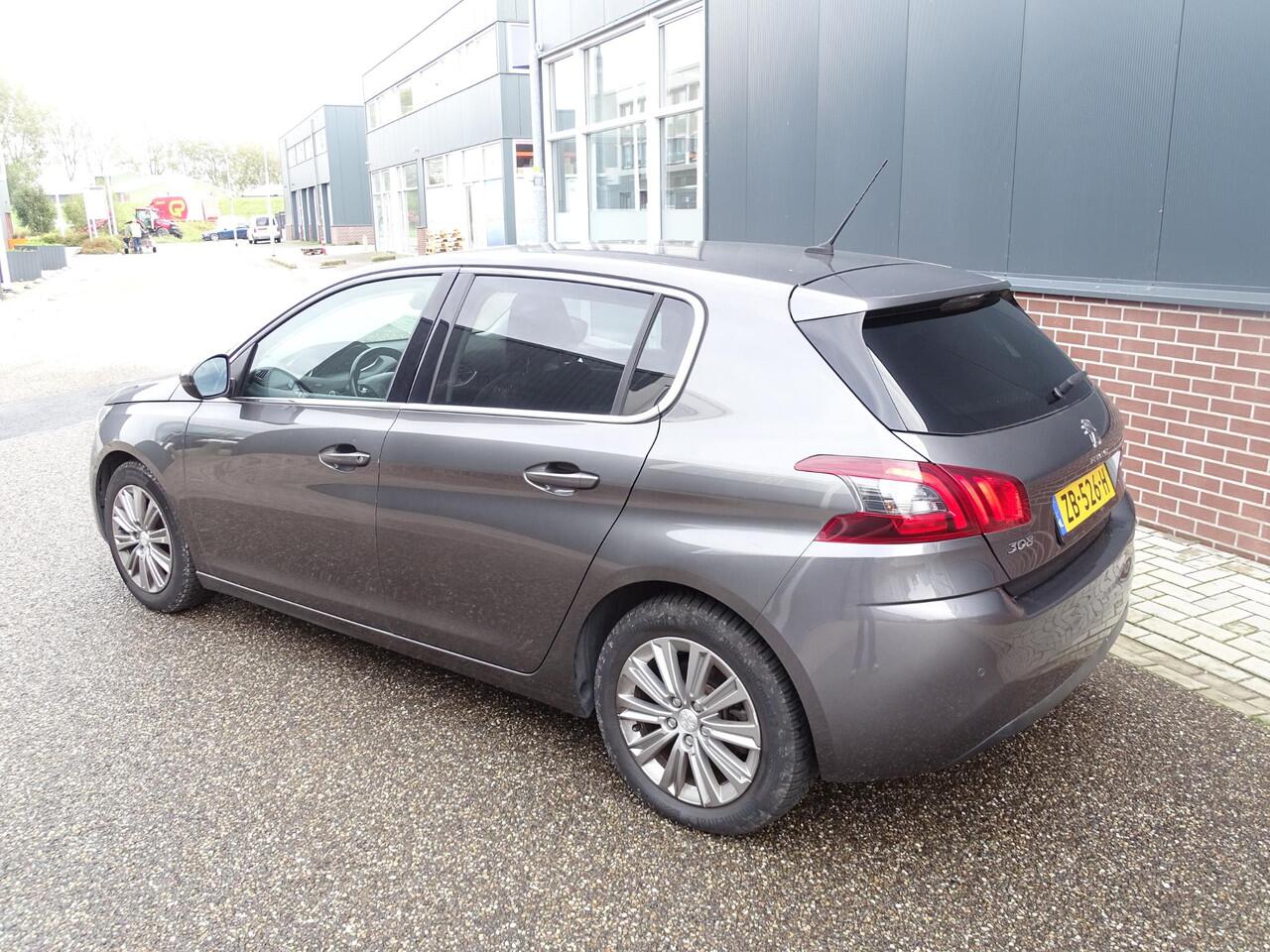 Peugeot 308 1.2 PureTech Allure AUTOMAAT| MULTIMEDIA| NAVIGATIE| AIRCO/ECC|CRUISECONTROL| PARKEERSENSOREN | NAVIGATIE | ACHTERUIT RIJ CAMERA | APPLE CAR PLAY |