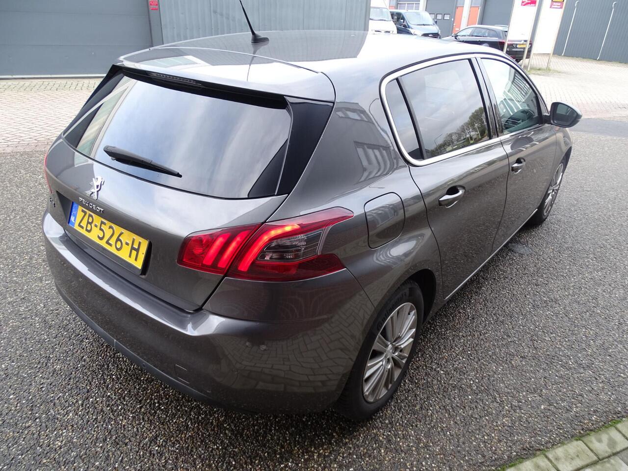 Peugeot 308 1.2 PureTech Allure AUTOMAAT| MULTIMEDIA| NAVIGATIE| AIRCO/ECC|CRUISECONTROL| PARKEERSENSOREN | NAVIGATIE | ACHTERUIT RIJ CAMERA | APPLE CAR PLAY |