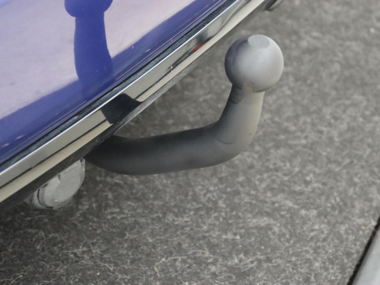 Peugeot 308 1.2 PureTech GT-line | Panoramadak | Trekhaak | DENON HiFi | Camera | Carplay | Keyless | Full LED | Navigatie | Park Assist | Climate control | Cruise control