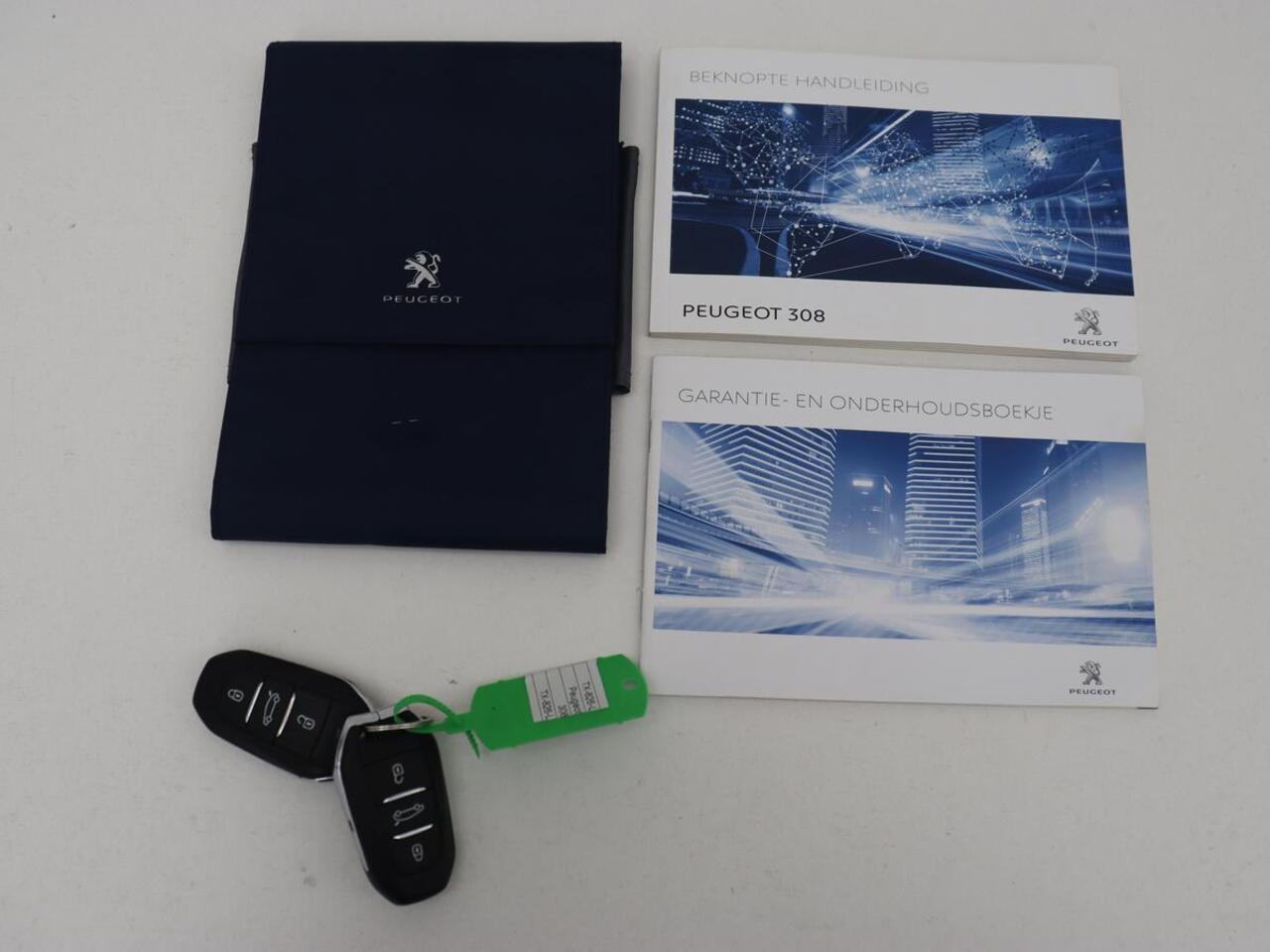 Peugeot 308 1.2 PureTech GT-line | Panoramadak | Trekhaak | DENON HiFi | Camera | Carplay | Keyless | Full LED | Navigatie | Park Assist | Climate control | Cruise control