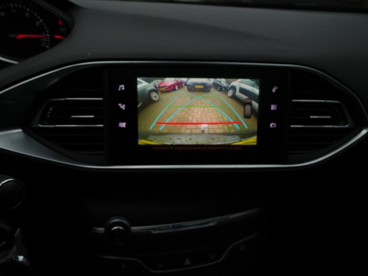 Peugeot 308 1.2 PT BLUE L. PR 130 Pk-Leer-Clima-Navi-Blth-Media-Trkh