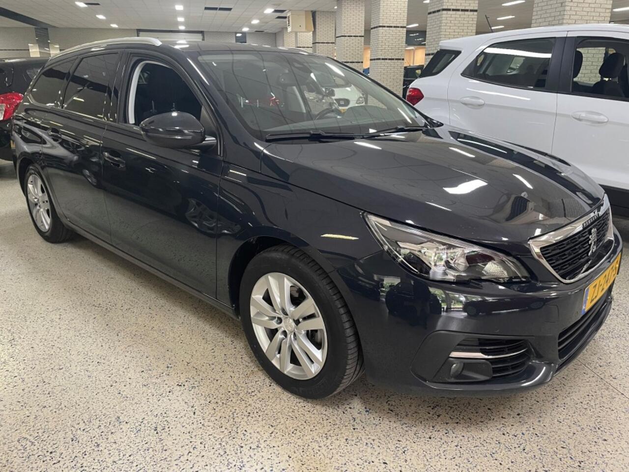 Peugeot 308 SW 1.2 Panorama Dak Navigatie Multimedia Nieuwe Distr.riem