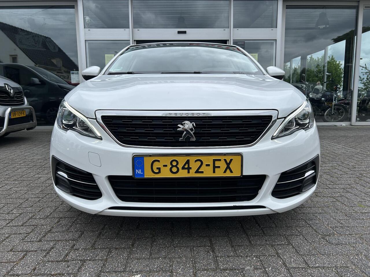 Peugeot 308 SW 1.2 PureTech Blue Lease airco/cruise control/navigatie/100% dealer onderhouden