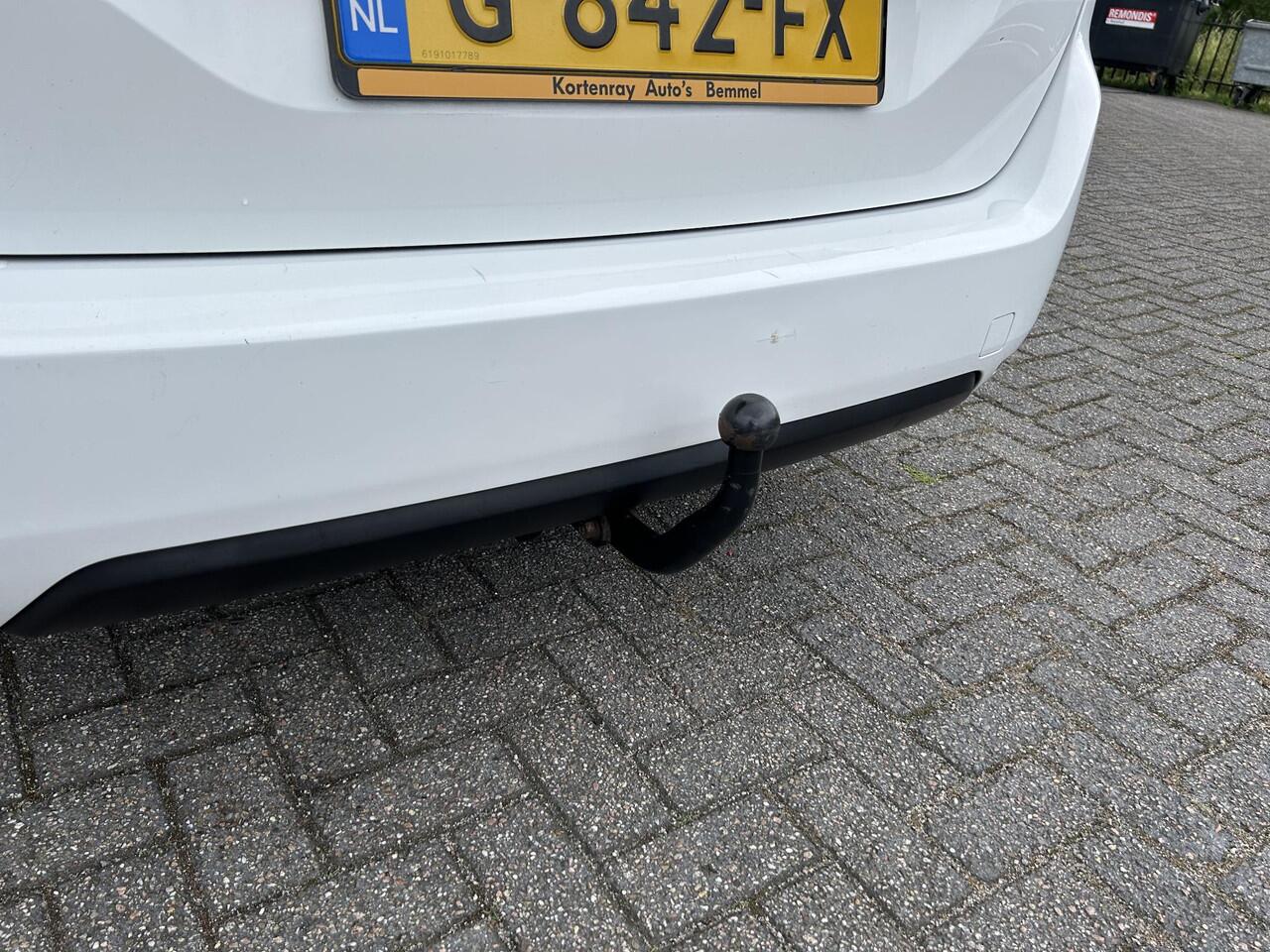 Peugeot 308 SW 1.2 PureTech Blue Lease airco/cruise control/navigatie/100% dealer onderhouden