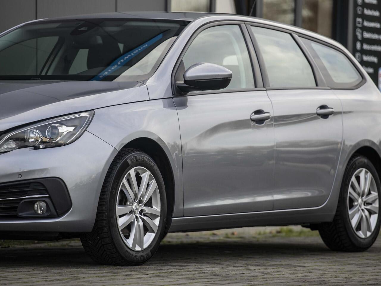 Peugeot 308 1.2 PureTech Blue Lease active Peugeot 308 SW 1.2 PureTech Blue Lease active