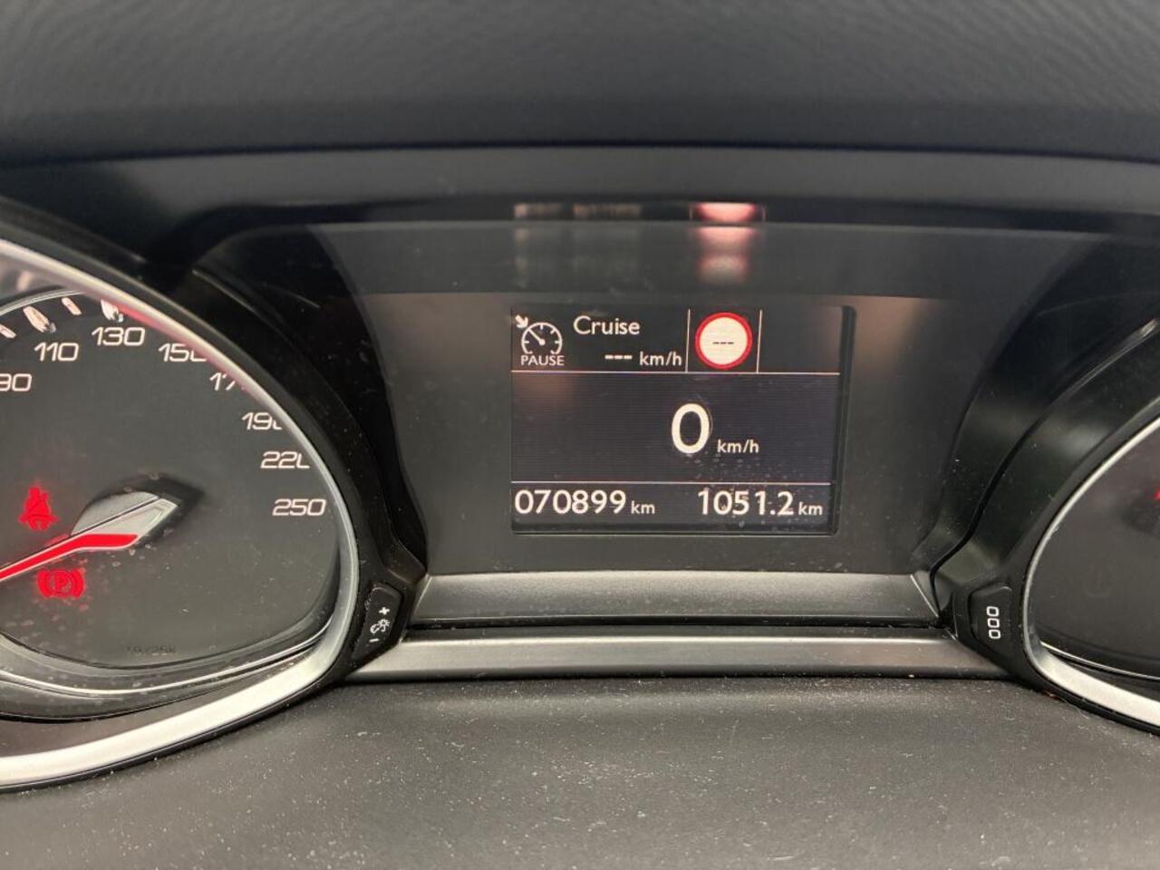 Peugeot 308 308Sw Allure, navi, pdc V+A, 130Pk 1.2 PureTech Allure