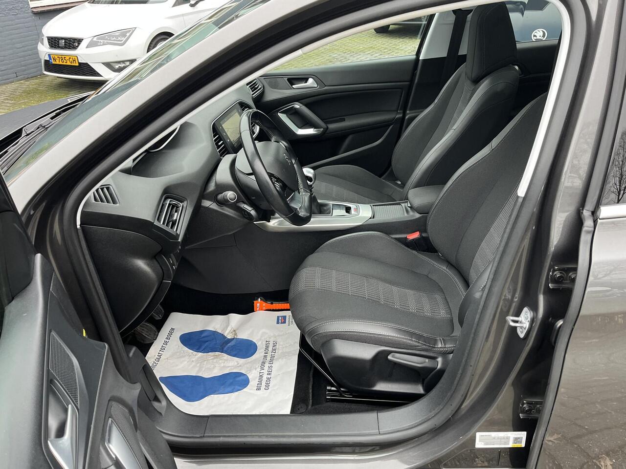 Peugeot 308 1.2 PureTech Allure | NAV. | PANORAMA | APPLE CARPLAY / ANDROID AUTO |