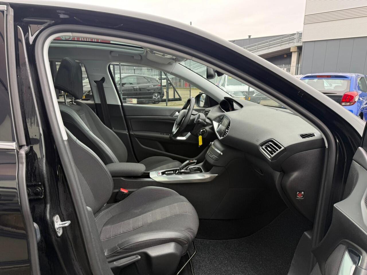 Peugeot 308 1.2 PureTech Blue Lease Premium *Panoramadak*