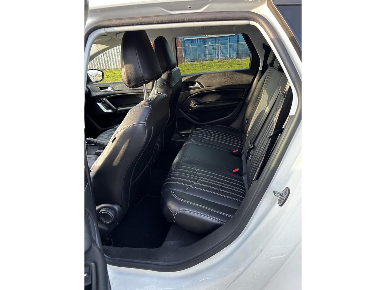 Peugeot 308 SW 1.2 PureTech Blue Lease Active NAP|LEDEREN BEKLEDING|TREKHAAK|NAVI|CRUISE