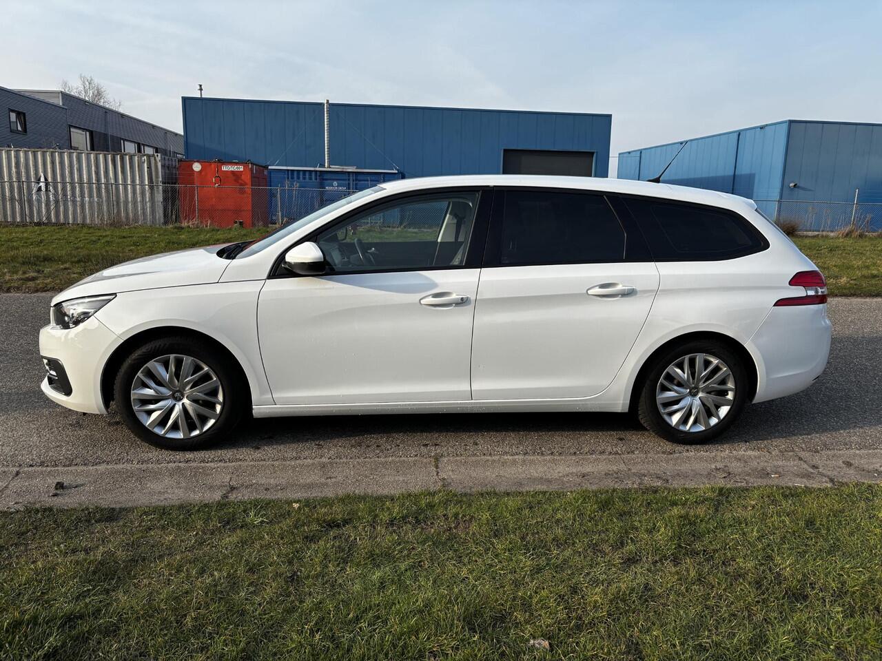 Peugeot 308 SW 1.2 PureTech Blue Lease Active NAP|LEDEREN BEKLEDING|TREKHAAK|NAVI|CRUISE