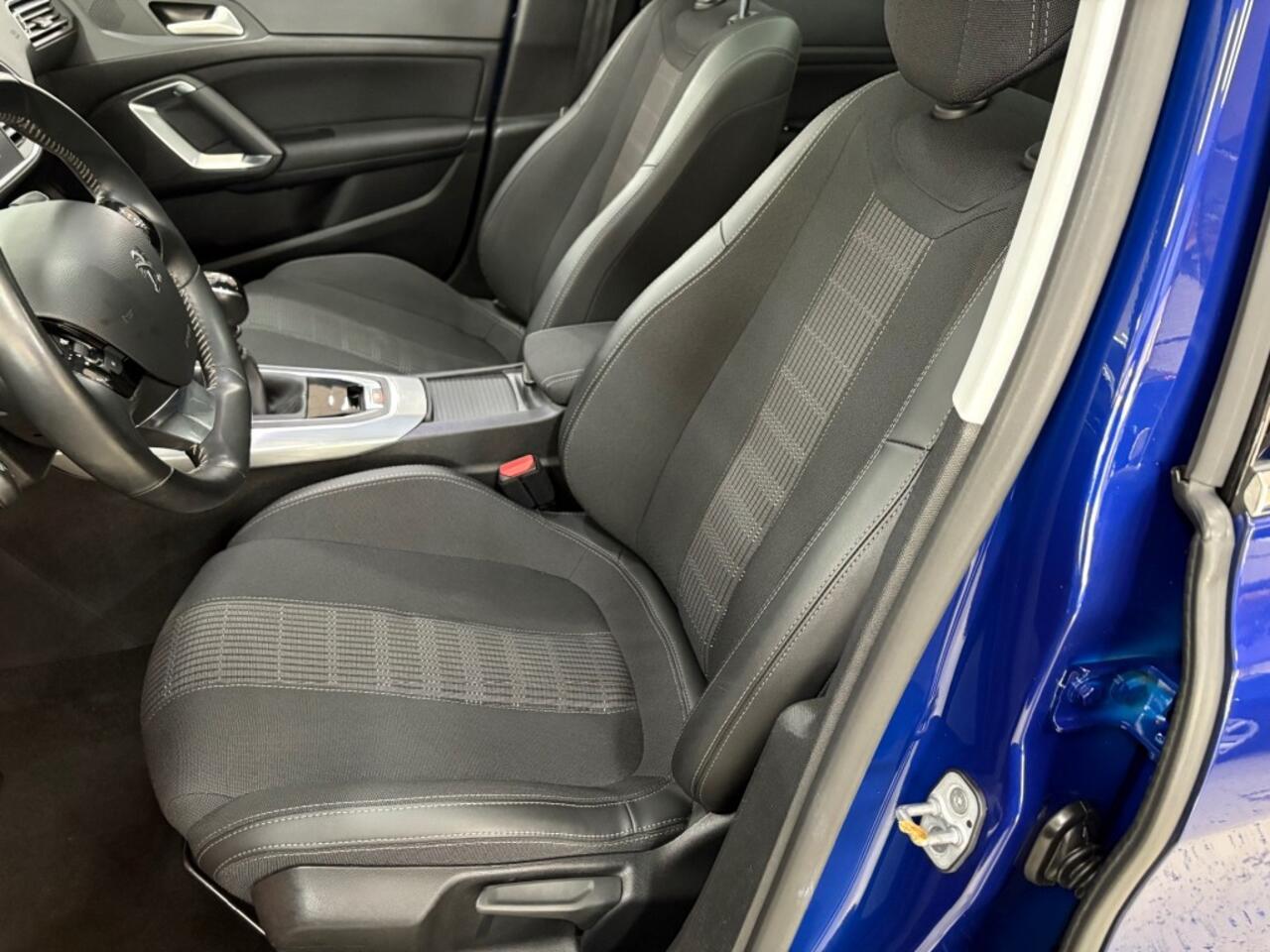 Peugeot 308 SW 1.2 Panorama Dak Trekhaak PDC Cam Navigatie LederStof