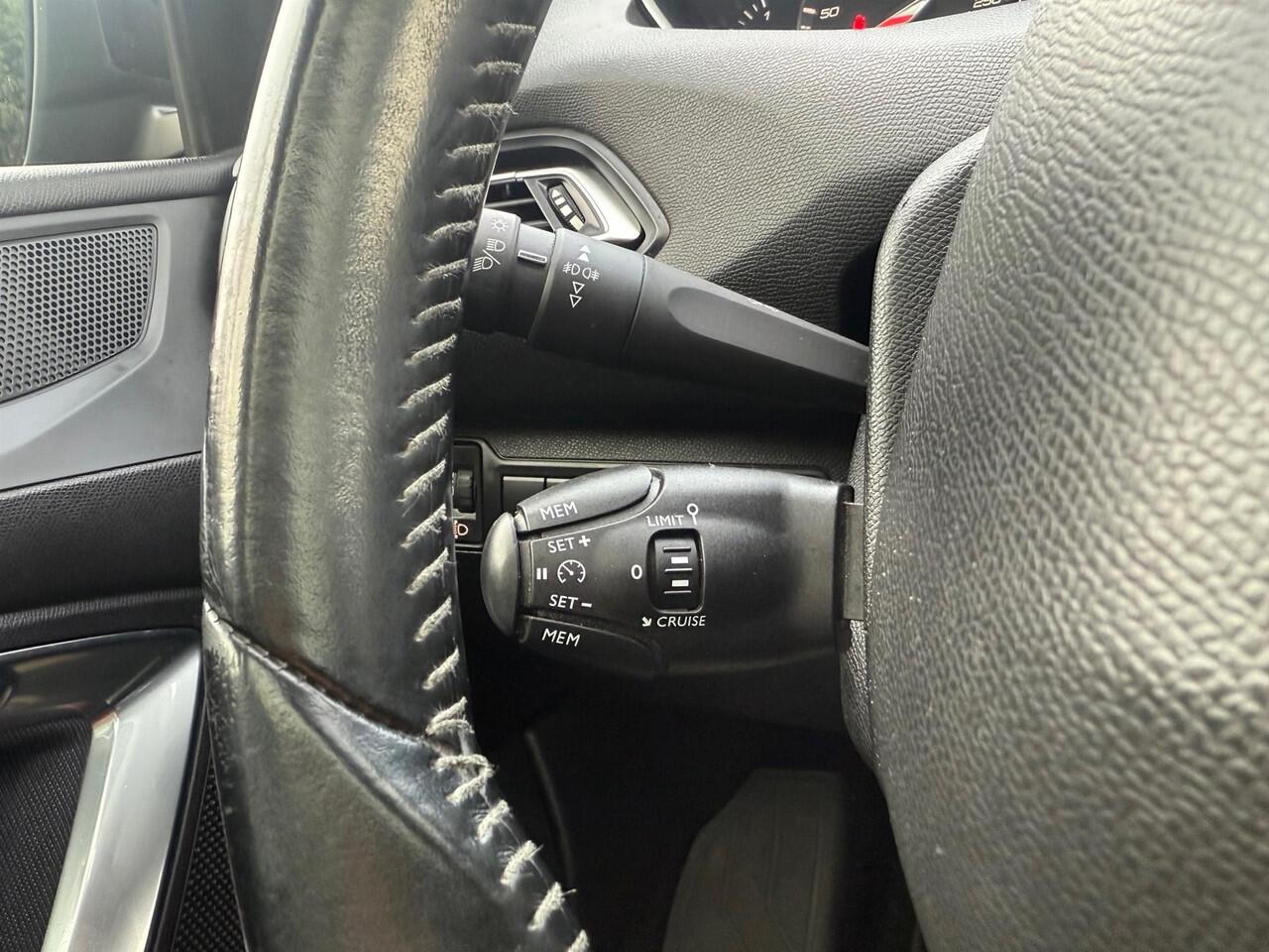 Peugeot 308 1.5 BlueHDi BL. Pr. /PANO/tHAAK/ACARPLAY/NAVI/CAMERA