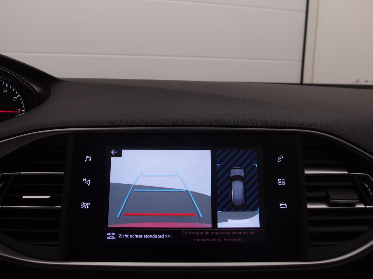 Peugeot 308 SW 1.2 PureTech Blue Lease Premium 131PK / DRIEM VV / PANORAMADAK / COGNAC LEDER / STOELVERW / CLIMA / CARPLAY / DAB+ / NAVI / NL-AUTO