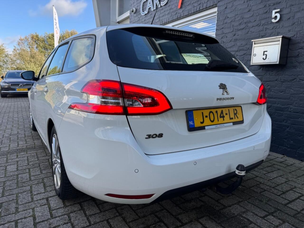 Peugeot 308 SW 1.2 Active Pack 110pk + Lmv + Navi + Pdc - 09/ 2020
