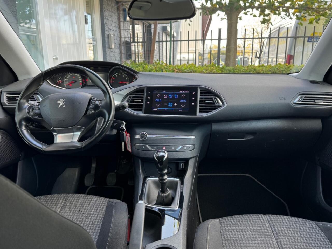 Peugeot 308 SW 1.2 Active Pack 110pk + Lmv + Navi + Pdc - 09/ 2020