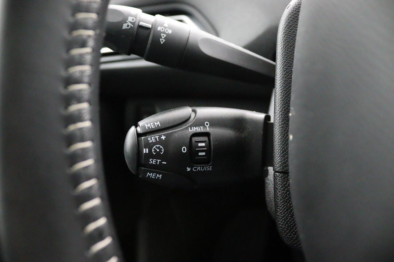 Peugeot 308 SW 1.2 *130PK*ECC*CRUISE*CAM*HAAK*CARPLAY*PANO*