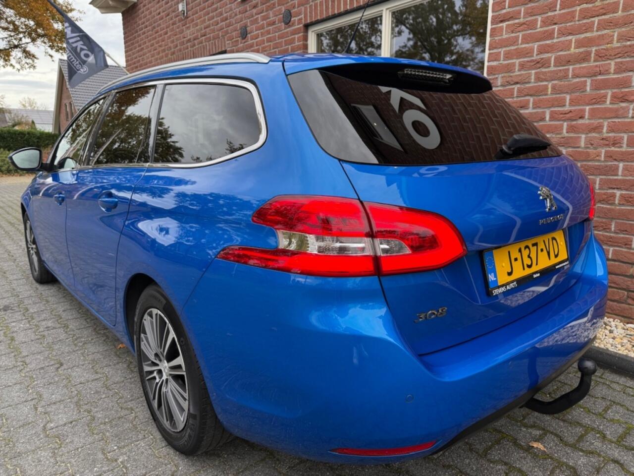 Peugeot 308 SW 1.2 PureT.Blue L. Allure TREKHAAK / DIGI DASH / CAMERA / PDC / L