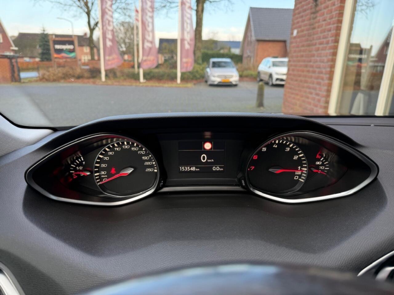 Peugeot 308 SW 1.2 PureT.Blue L. Ex PANO / CAMERA / D-RIEM V.V. / 6 BAK / LED /