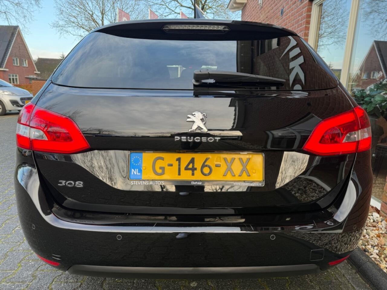 Peugeot 308 SW 1.2 PureT.Blue L. Ex PANO / CAMERA / D-RIEM V.V. / 6 BAK / LED /