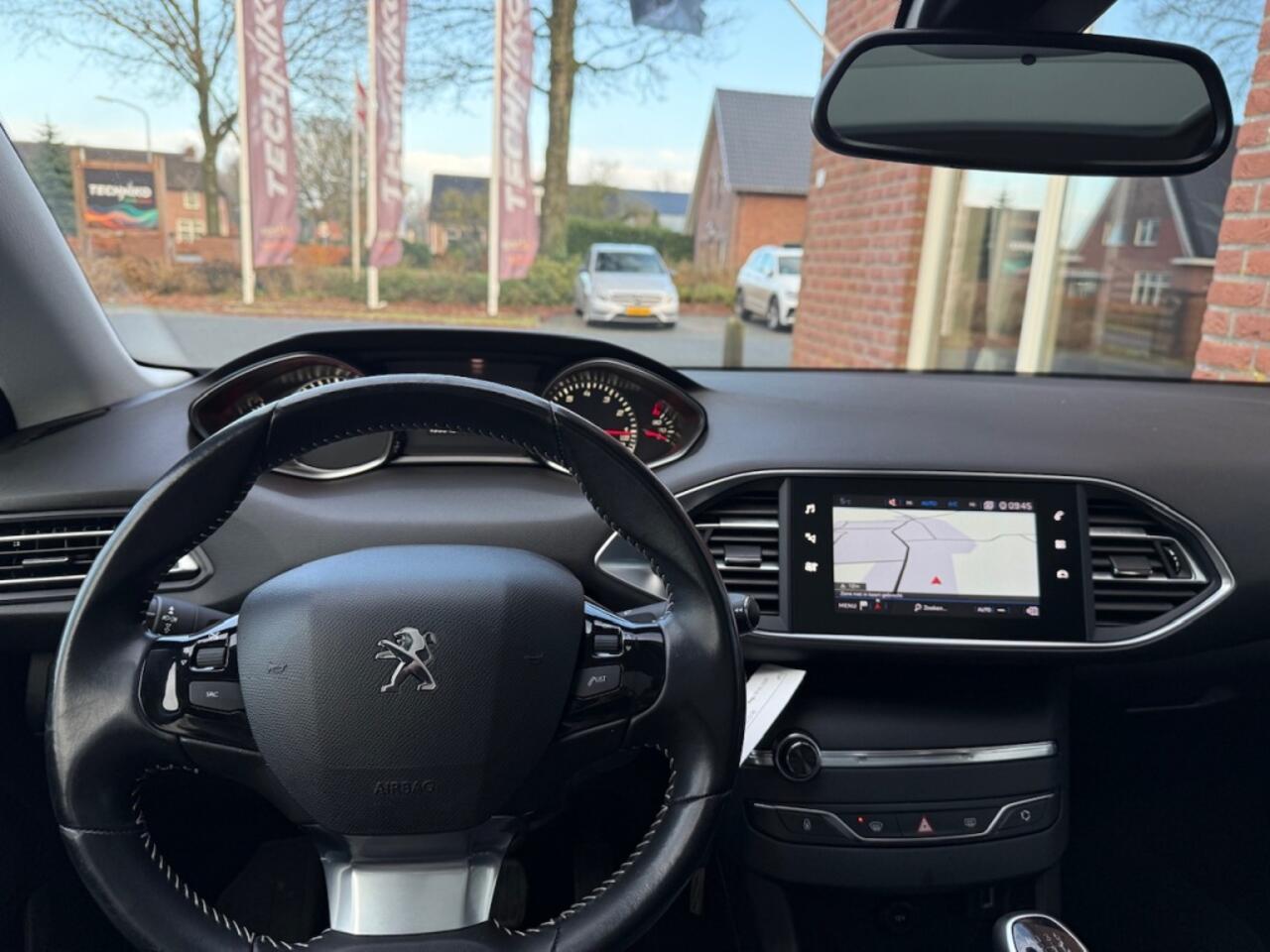 Peugeot 308 SW 1.2 PureT.Blue L. Ex PANO / CAMERA / D-RIEM V.V. / 6 BAK / LED /