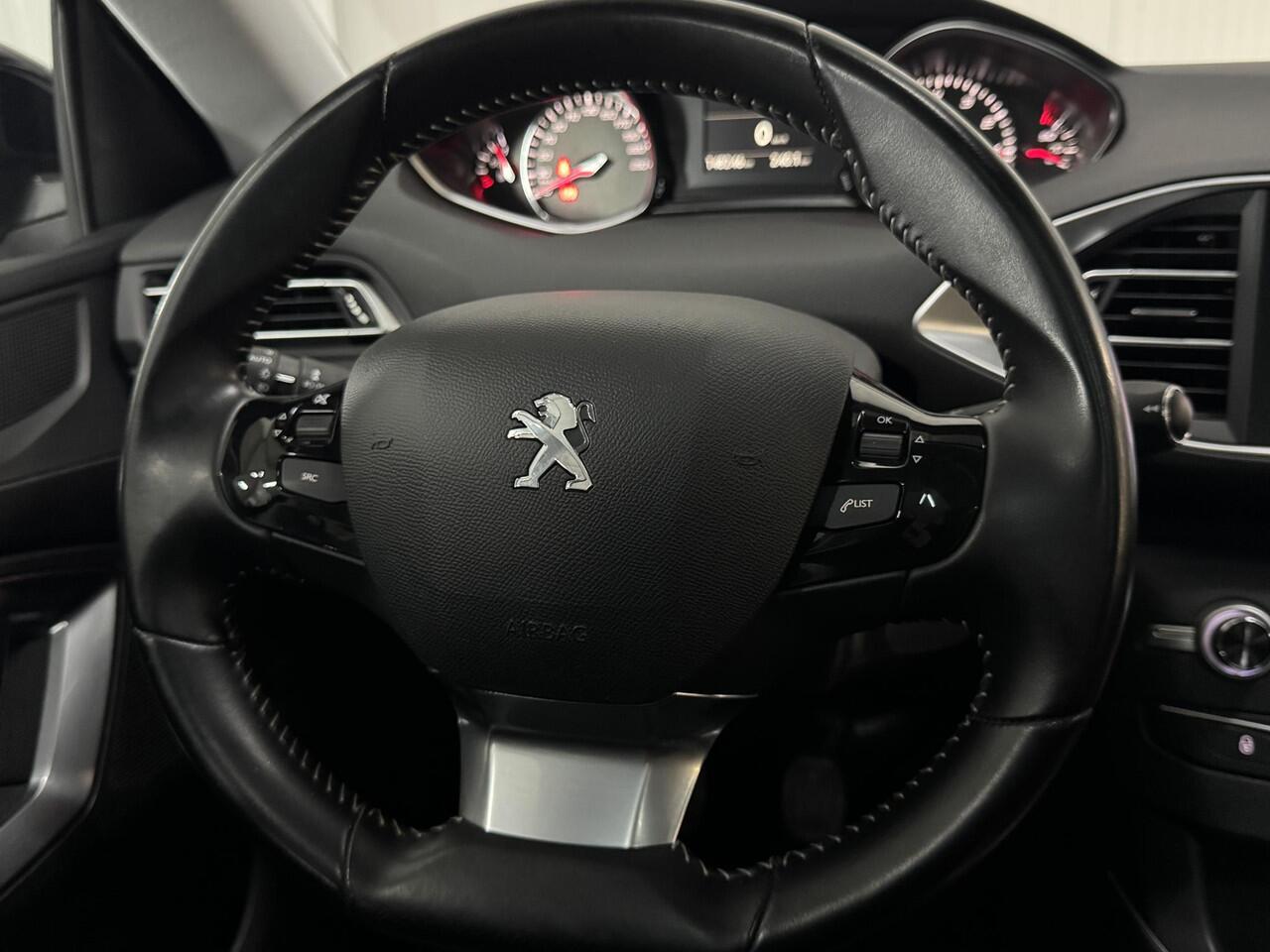 Peugeot 308 SW 1.2 PureTech Blue Lease Premium 131 PK PANODAK CAMERA TREKHAAK