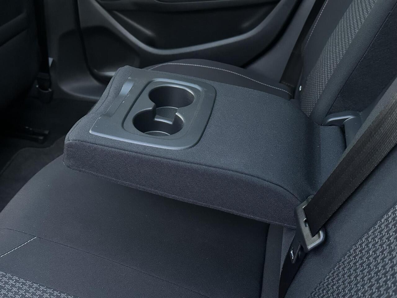 Peugeot 308 SW 1.2 PureTech Blue Lease Executive | Trekhaak | Adaptive Cruise Control | Parkeercamera/-sensoren | Navigatie | Climate Control |