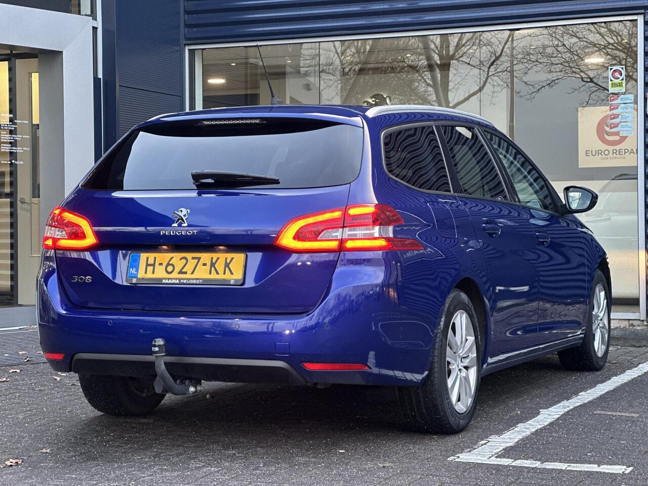 Peugeot 308 SW 1.2 PureTech Blue Lease Executive | Trekhaak | Adaptive Cruise Control | Parkeercamera/-sensoren | Navigatie | Climate Control |