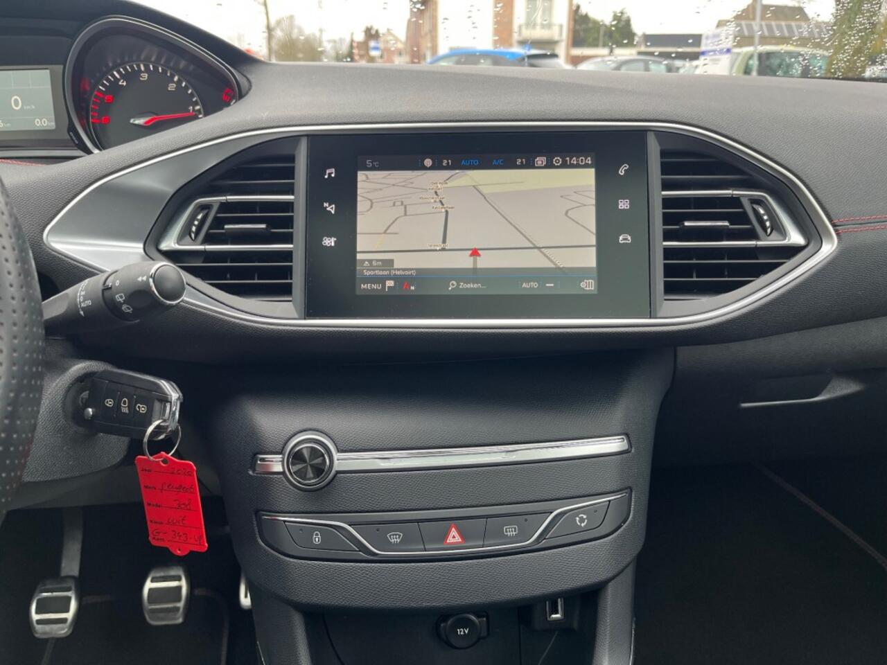 Peugeot 308 SW 1.5 BLUEHDI GT-LINE / PANODAK / ADAP. CRUISE / CARPLAY / NAVI