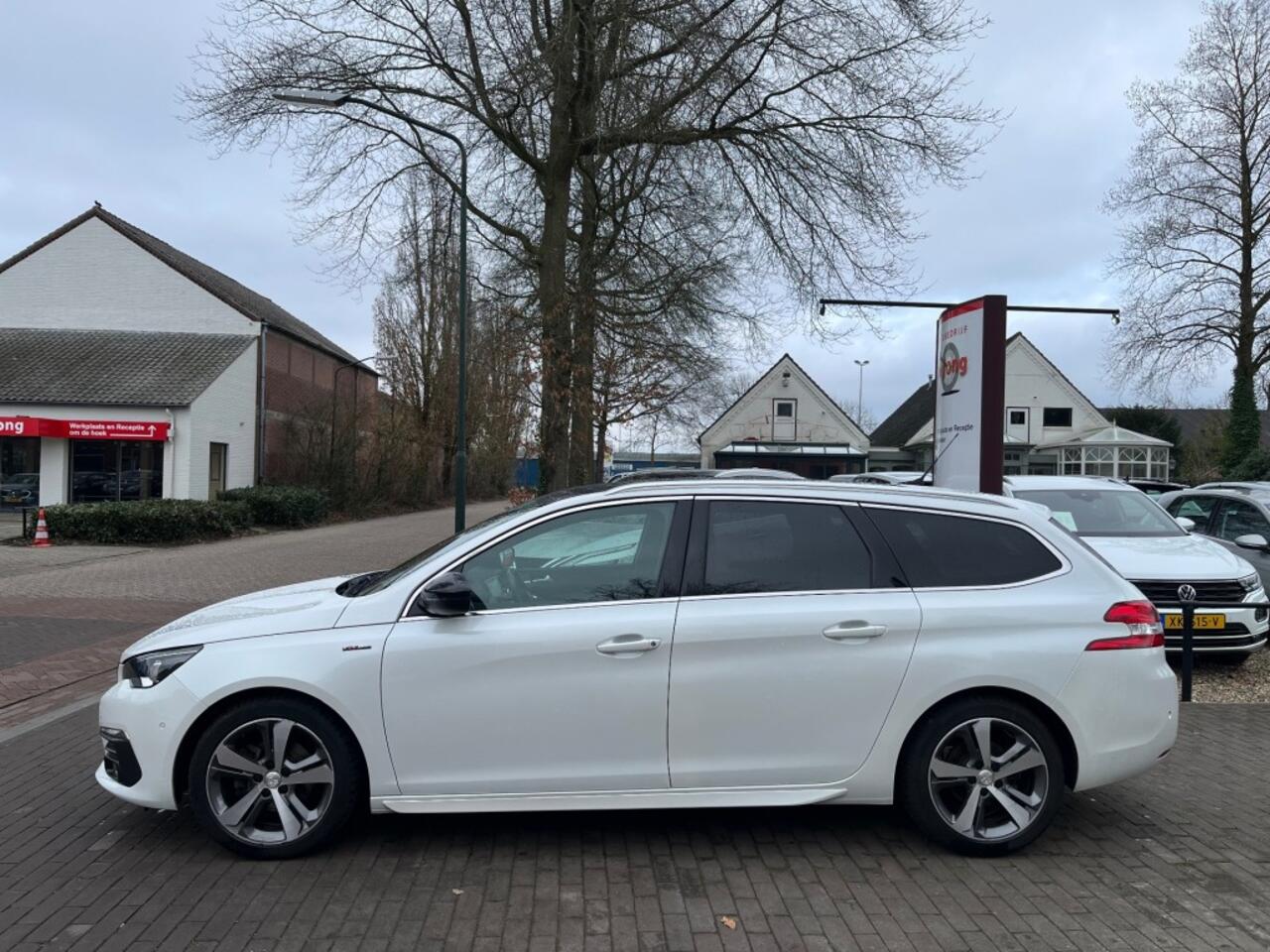 Peugeot 308 SW 1.5 BLUEHDI GT-LINE / PANODAK / ADAP. CRUISE / CARPLAY / NAVI
