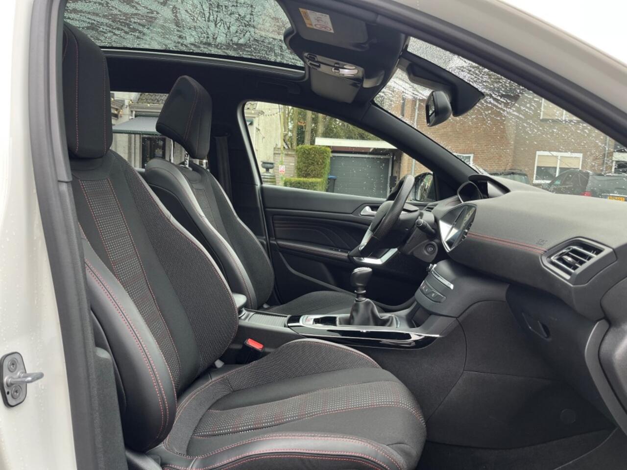 Peugeot 308 SW 1.5 BLUEHDI GT-LINE / PANODAK / ADAP. CRUISE / CARPLAY / NAVI