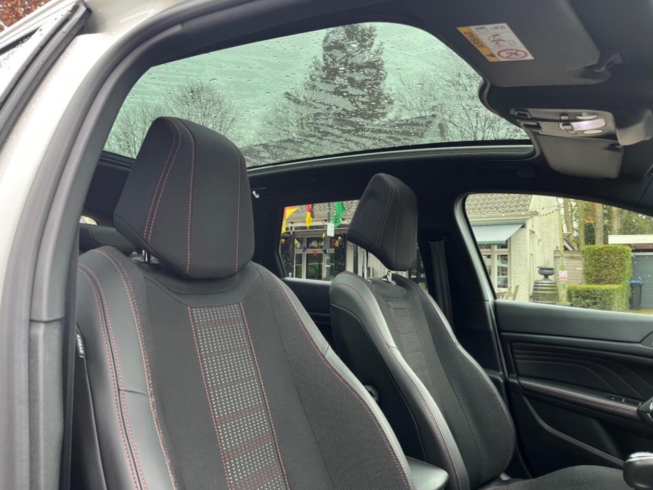 Peugeot 308 SW 1.5 BLUEHDI GT-LINE / PANODAK / ADAP. CRUISE / CARPLAY / NAVI