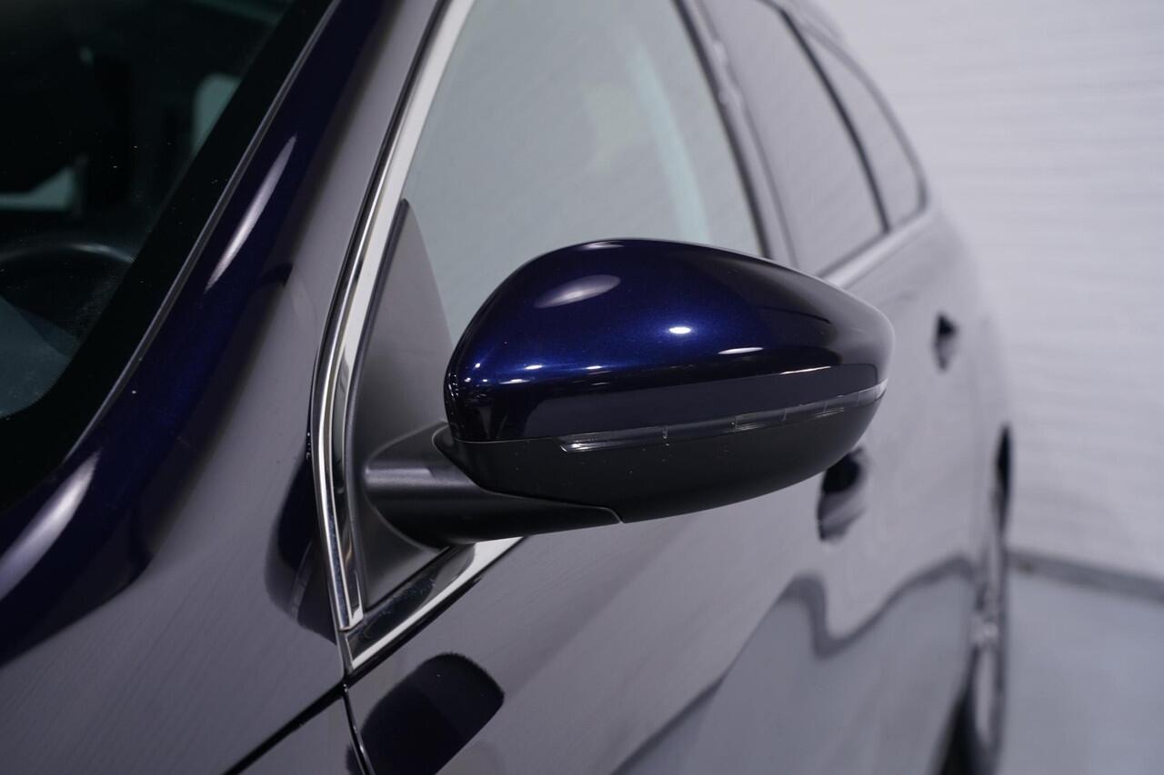 Peugeot 308 SW 1.2 PureTech Blue Lease Premium NAP Navi Clima Panodak Camera Leder/stof