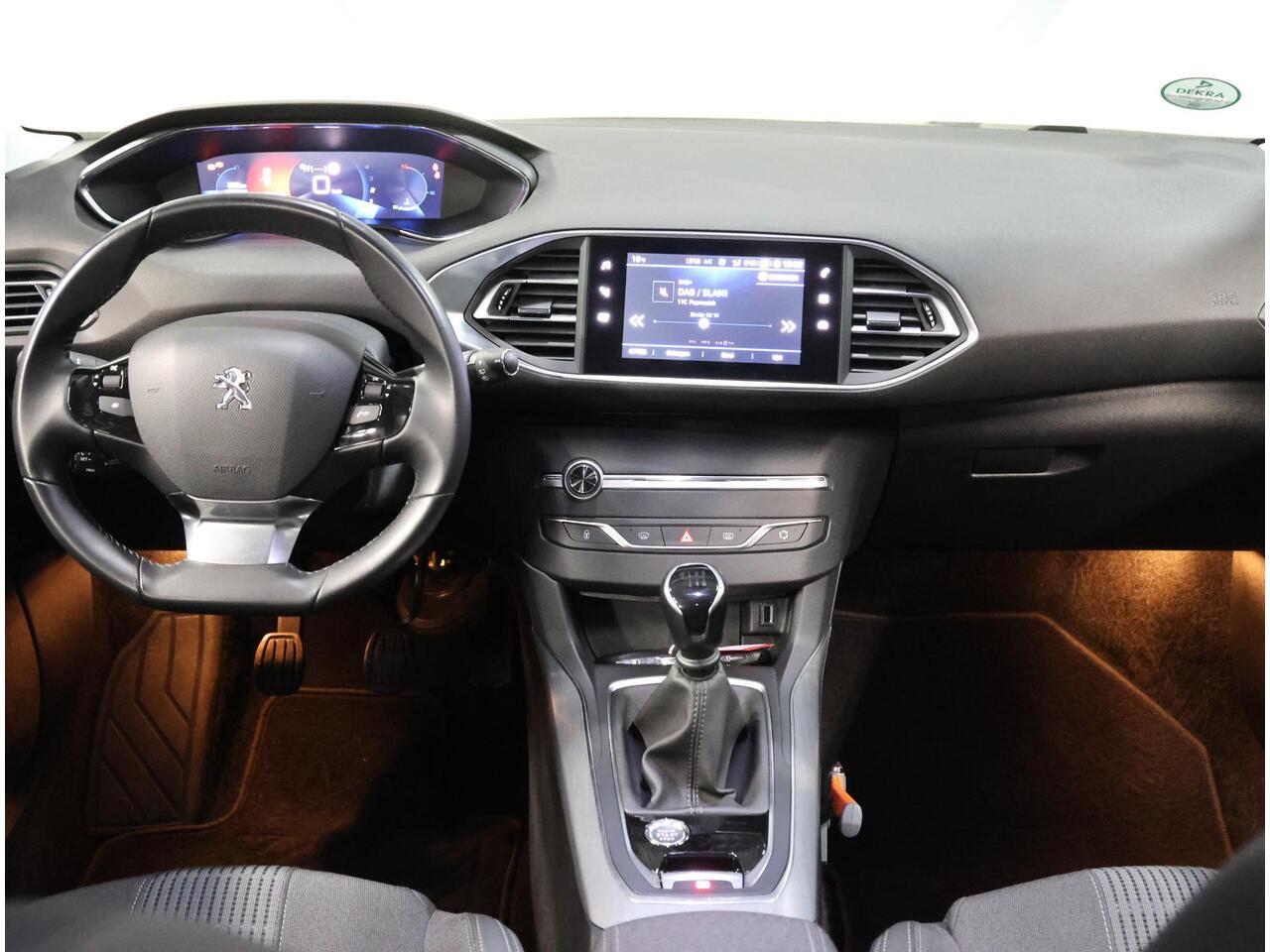 Peugeot 308 SW 1.2 130PK Blue Lease Allure | AppleCarPlay/AndroidAuto | 16"LMV | Navigatie | Cruise Control | Climate Control | Camera | Armsteun | Keyless | Privacy Glass | Isofix |