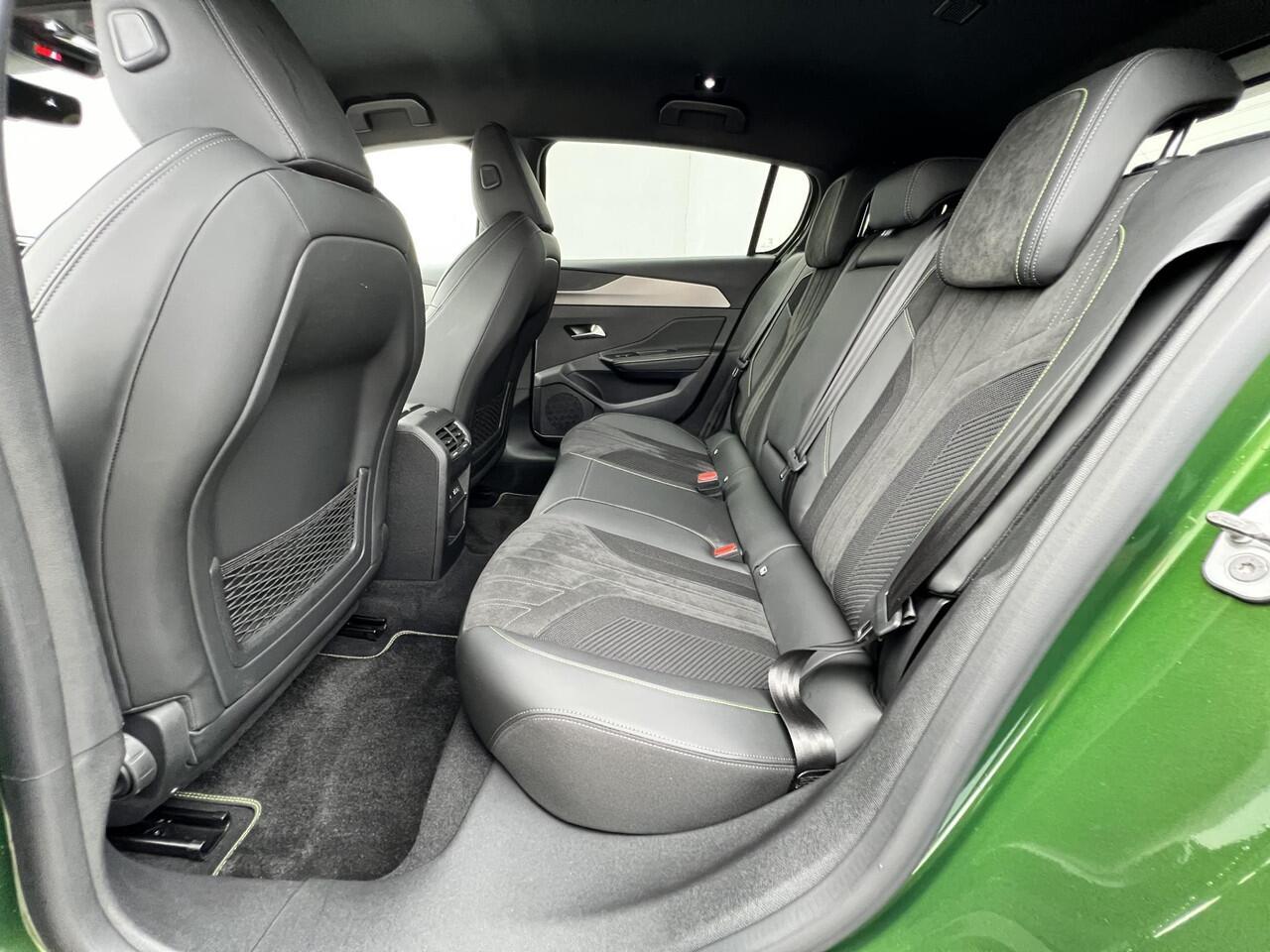 Peugeot 308 1.6 Hybrid 225 GT Automaat Plug-In Hybride / Trekgewicht 1500 kg / Climate control / Leder Alcantara / Drive Assist pakket / Adaptief cruise control / Dode hoek detectie / Keyless / Camera 360° / Parkeersensoren / LED / Navigatie i-Connected Advanced / 