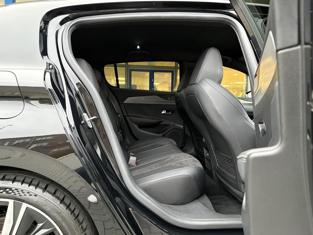 Peugeot 308 1.6 HYbrid 225 GT Pack Business | Plug-in Hybride PHEV | Stoel- & Stuurverwarming | 360 Camera | Adaptieve Cruisecontrol | Elektrisch Verstelbare AGR Memory Stoel | Focal Audio |