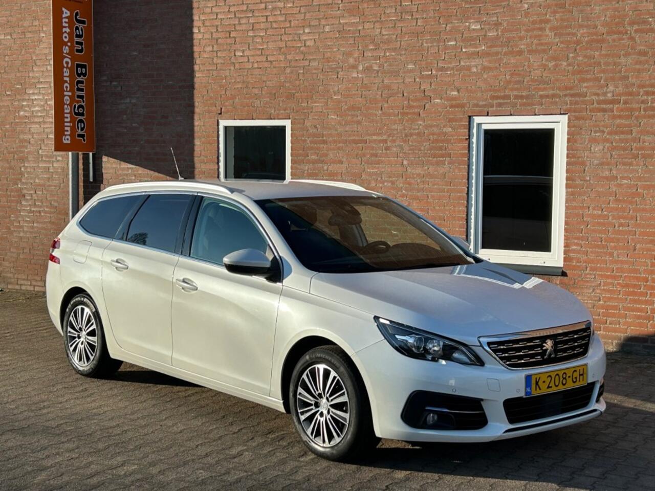 Peugeot 308 PEUGEOT 308 SW1.2 PURETECH ALLURE 130PK ORIGINEEL NL AUTO