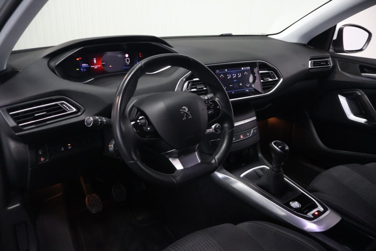 Peugeot 308 SW 1.2 PureTech Blue Allure | Stoelmassage | Trekhaak | Navigatie
