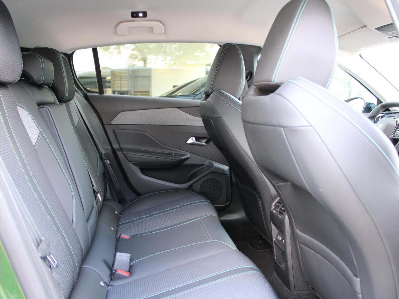 Peugeot 308 1.2 PureTech Allure Pack Business | Navi / Camera / Climate