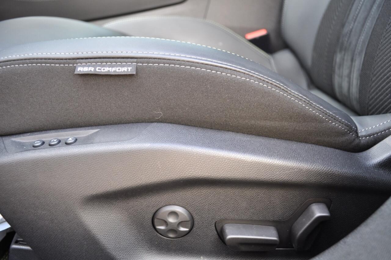 Peugeot 308 1.2 GT Pack Bns Aut. Focal massage elektr stoel