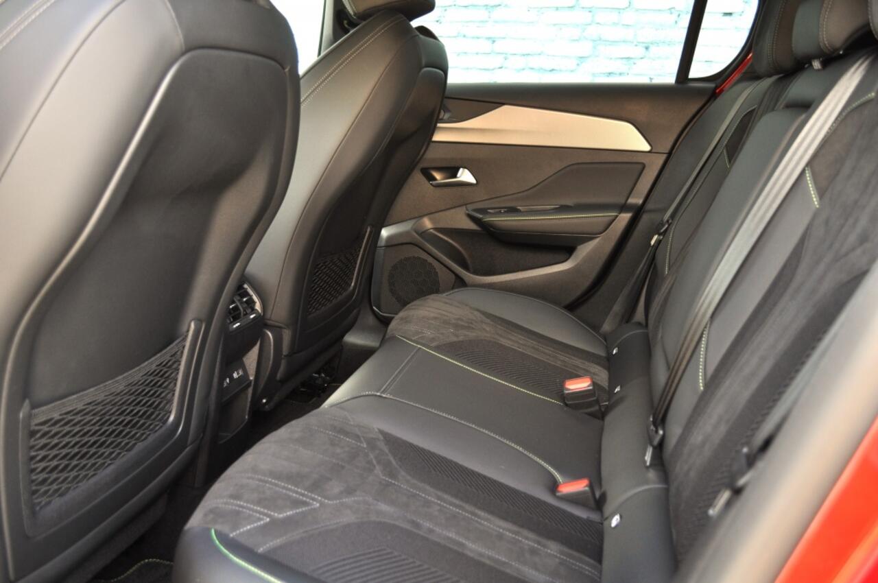 Peugeot 308 1.2 GT Pack Bns Aut. Focal massage elektr stoel